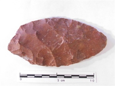 Fulla de sílex solutriana de la cova de l'Arbreda de Serinyà (18.000-15000 aC)