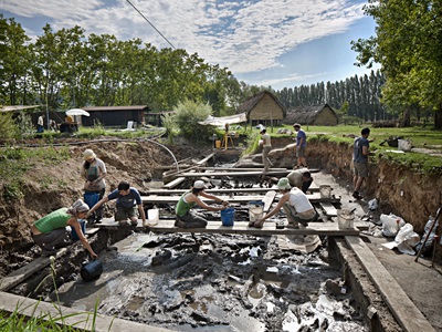 Arqueòlegs durant la campanya de 2011