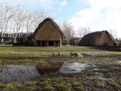 Les cabanes del Parc Neolític
